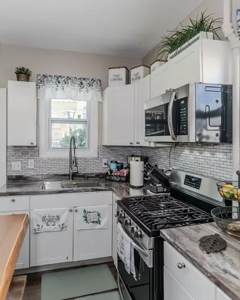 26 Mapledell St, Springfield, MA 01109 photo 11