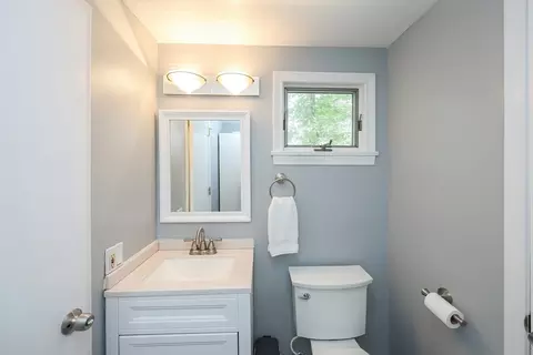 Bath - 4 Marway, Mashpee, MA 02649 photo 1 of 5