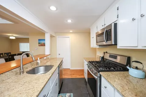 Kitchen - 4 Marway, Mashpee, MA 02649 photo 4 of 6