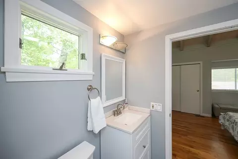 Bath - 4 Marway, Mashpee, MA 02649 photo 2 of 5
