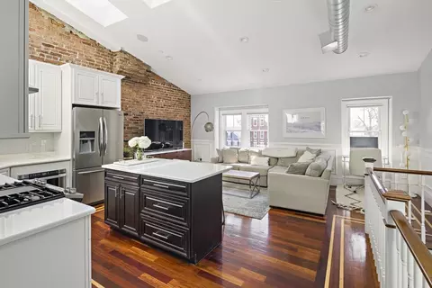 752 E 4th #4, Boston, MA 02127