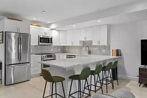 120 W 7th St #304, Boston, MA 02127