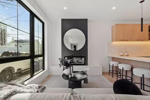 133 5th St #2, Cambridge, MA 02141