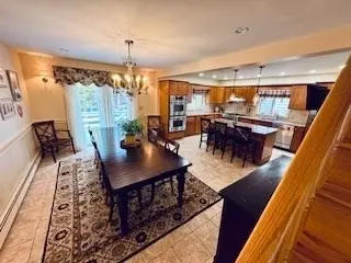 Entry Way - 52 Mckinely St, Everett, MA 02149 photo 2 of 4