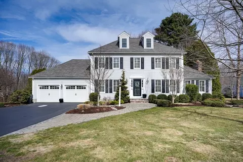 1 Mctaggart St, Westborough, MA 01581