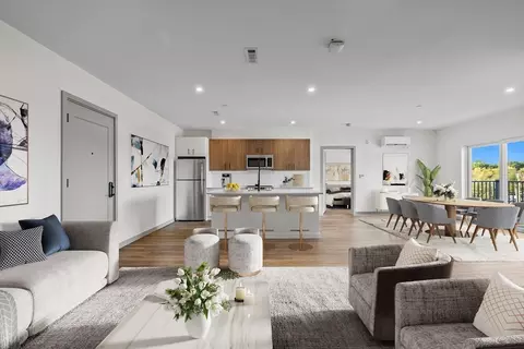 203 Lowell St #308, Wilmington, MA 01887