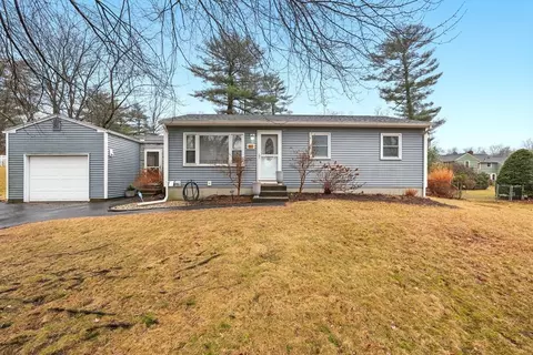 37 Gourley Rd, Springfield, MA 01129 photo 2
