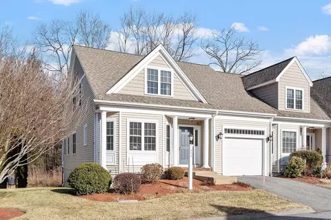 555 Red Tail Way #555, Lancaster, MA 01523