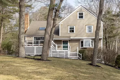 41 Grove St, Marshfield, MA 02050