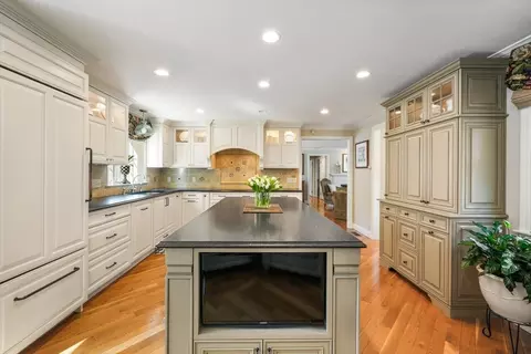51 Meadowbrook Rd, Needham, MA 02492 photo 13