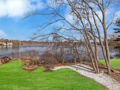 16 Hiawatha Ave, Waltham, MA 02451