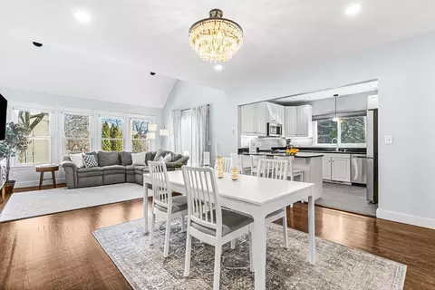 44 Ripley St #44, Newton, MA 02459