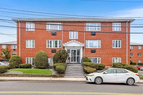 133 Warren St #11, Watertown, MA 02472