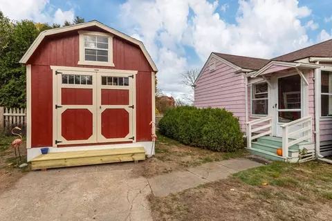 11 Bond St, Gloucester, MA 01930 photo 4