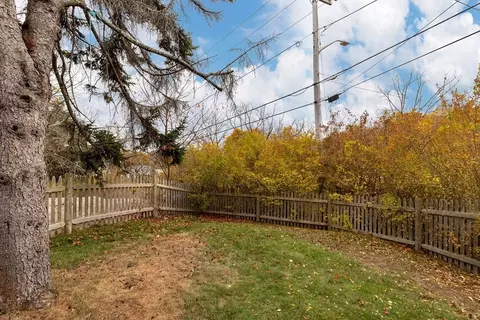 11 Bond St, Gloucester, MA 01930 photo 9
