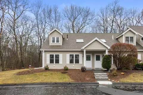 64 Pines Edge Dr #64, Northampton, MA 01060