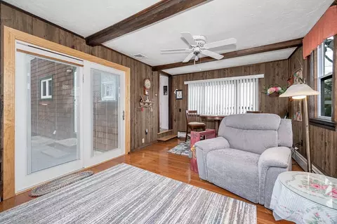 41 High St, Stoneham, MA 02180 photo 10