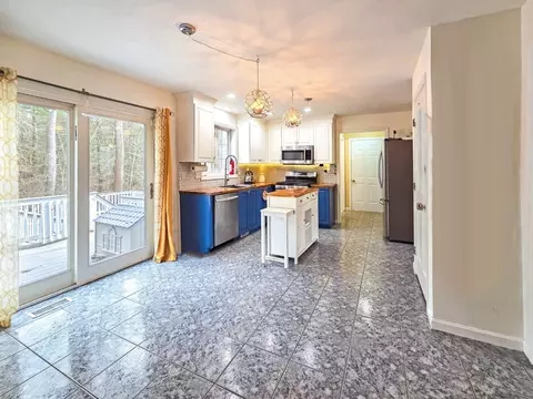 8 Willis Dr, Norton, MA 02766 photo 5