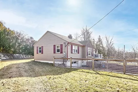 106 Jonathan St, Gardner, MA 01440 photo 3