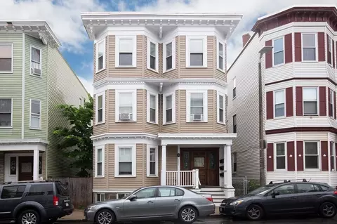 221 L St #3, Boston, MA 02127