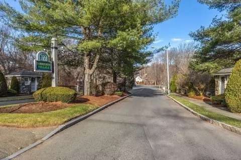 71 Hammersmith Dr, Saugus, MA 01906