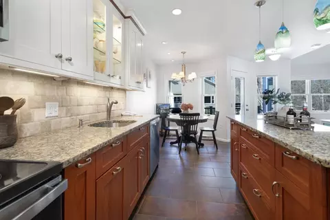 Kitchen - 28 Carnation Cir #D, Reading, MA 01867 photo 3 of 4
