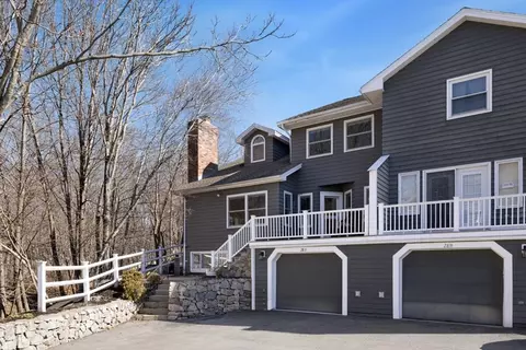 28 Carnation Cir #D, Reading, MA 01867