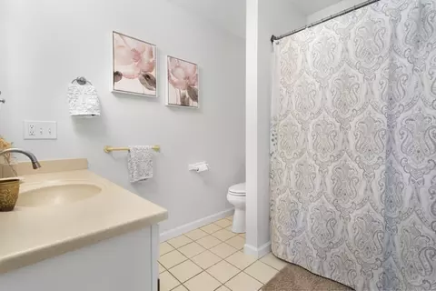Bath - 28 Carnation Cir #D, Reading, MA 01867 photo 4 of 5