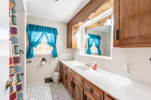 589 Allen St, Springfield, MA 01118 photo 29