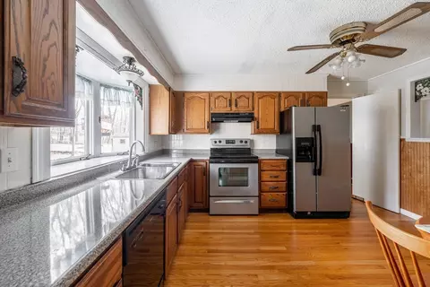 589 Allen St, Springfield, MA 01118 photo 15