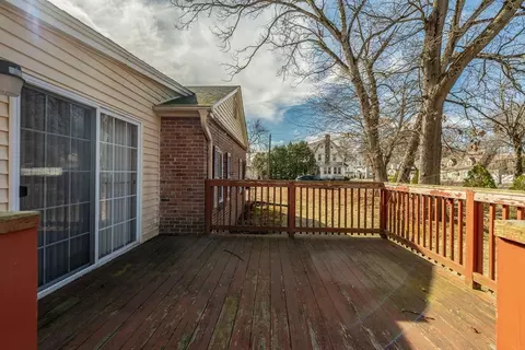 589 Allen St, Springfield, MA 01118 photo 37