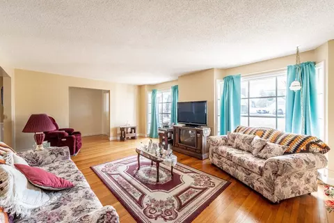 589 Allen St, Springfield, MA 01118 photo 9