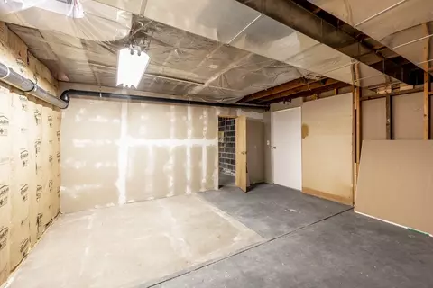589 Allen St, Springfield, MA 01118 photo 36
