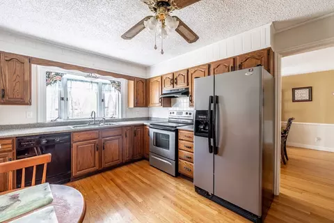 589 Allen St, Springfield, MA 01118 photo 13