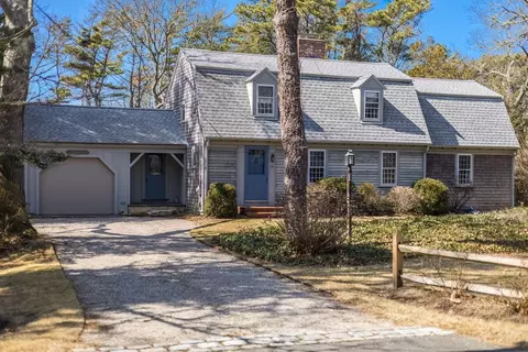 33 Captains Walk, Chatham, MA 02650