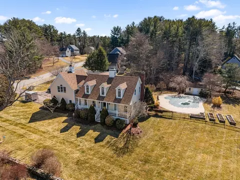 1 Harvest Dr, Kingston, MA 02364