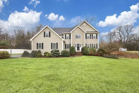 21 Highridge Rd, Bellingham, MA 02019
