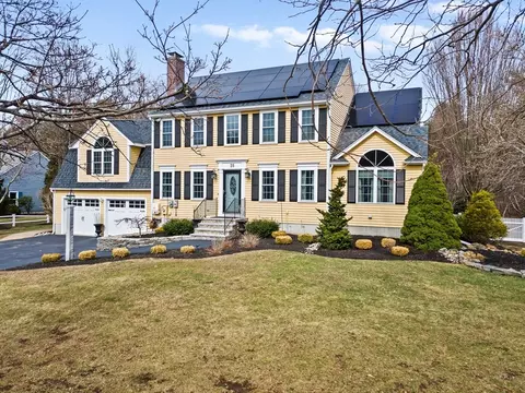 25 Catherine Ave, Franklin, MA 02038