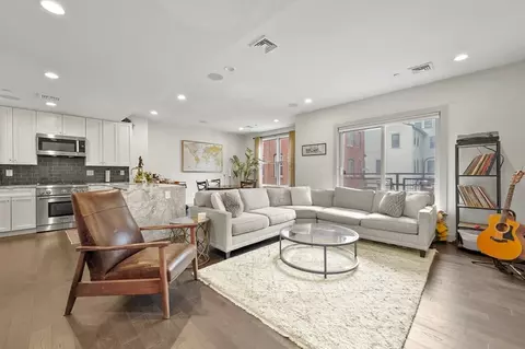 309 E St #23, Boston, MA 02127