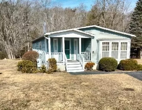 5 Fir Cir, Rockland, MA 02370