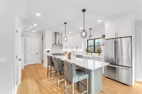 6 Starling St, West Roxbury, MA 02132