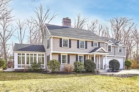 9 Greenwood Rd, Reading, MA 01867