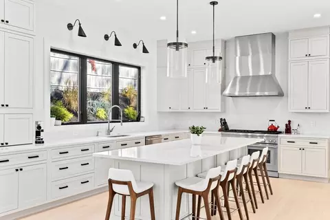 74 Brookline St, Newton, MA 02467