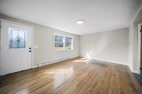 11 Hanson Dr, Springfield, MA 01128 photo 8