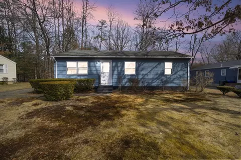 11 Hanson Dr, Springfield, MA 01128 photo 18