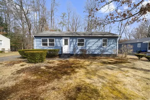 11 Hanson Dr, Springfield, MA 01128