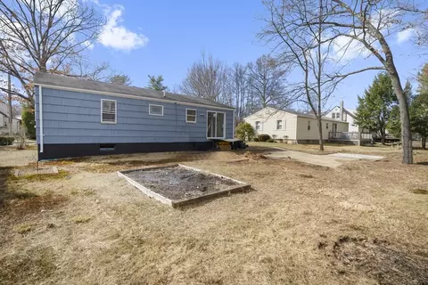11 Hanson Dr, Springfield, MA 01128 photo 20