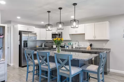 27 Ocean Walk Dr #106, Plymouth, MA 02360