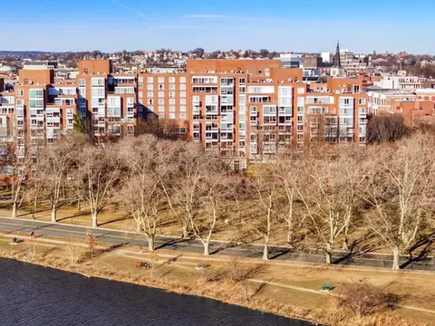 975 Memorial Dr #1105, Cambridge, MA 02138