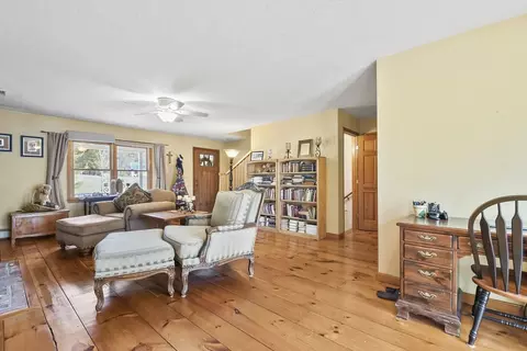 4 Bradish Farm Rd, Upton, MA 01568 photo 6